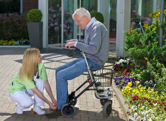 Alternatives to Tying Shoe Laces After Hip Replacement